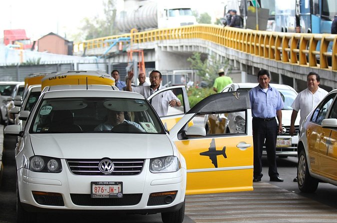 Airport Pick Up - Private Transport Service - Should You Book the $70 Private Ride?