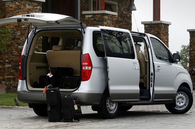 Airport shuttle to Punta Cana Hotels - Finding the driver at Punta Cana Airport