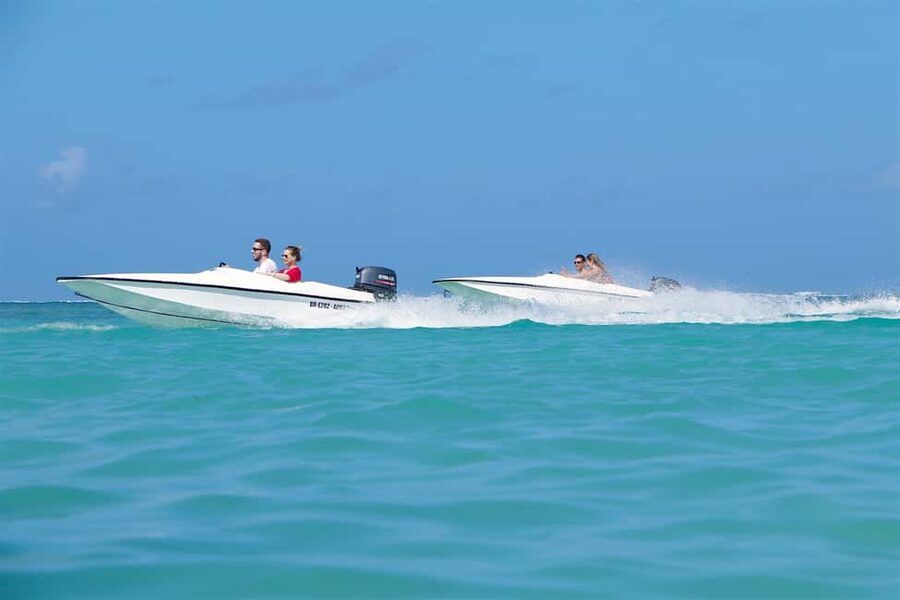Bávaro: Speed Boat and Snorkeling Trip - The Bávaro natural pool stop