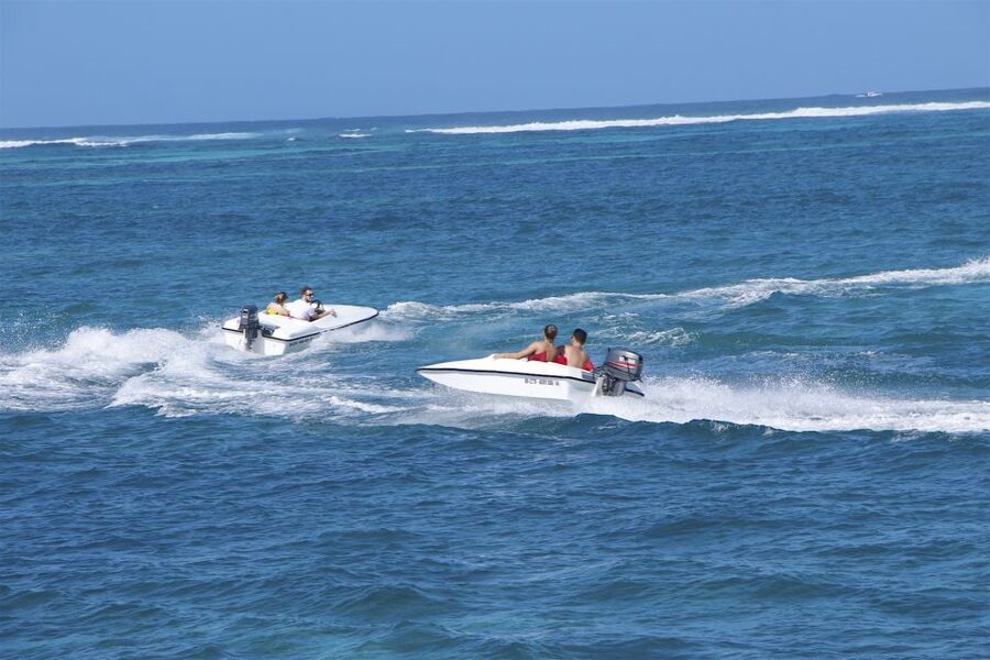Bávaro: Speed Boat and Snorkeling Trip - Snorkeling along Punta Cana’s coral reef