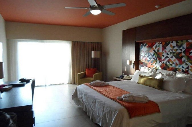 Breathless Punta Cana Resort & Spa - Round Trip Shuttle - Punta Cana Airport - Is $133.34 good value for this private transfer?