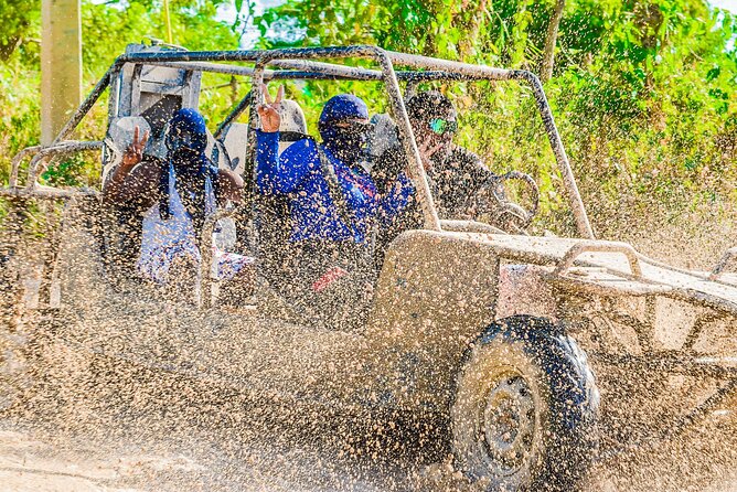 Buggy Party and exclusive ATV in Macau and Punta Cana - Swimming in the clear pool at Taíno Cave