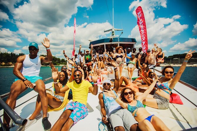 Catamaran Party in Punta Cana Includes Drink and Transportation - Group size, comfort, and practical planning