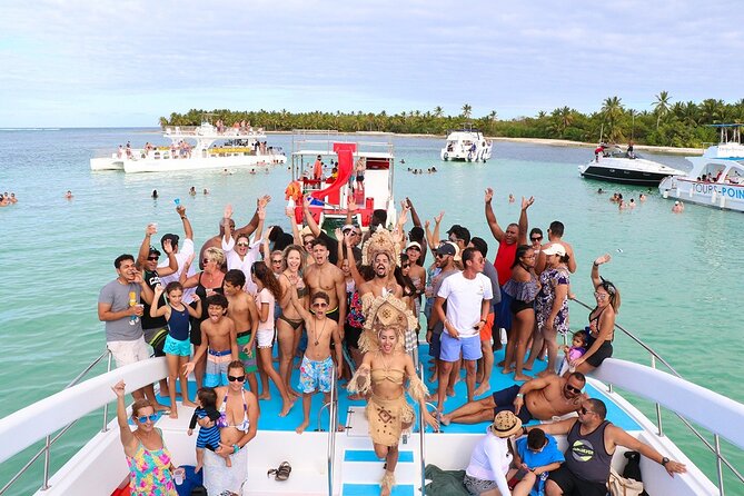 Catamaran party in Punta Cana with open bar, music and more - Key points to know before boarding