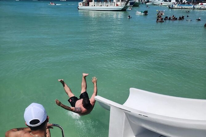 Catamaran party in Punta Cana with open bar, music and more - Music, drinks, and the social side