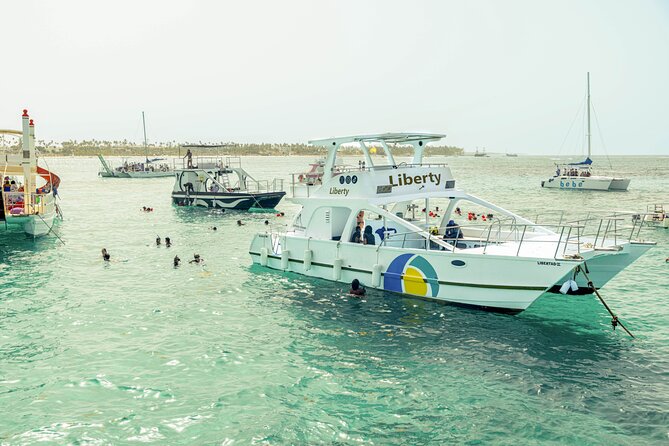 Catamaran Private Group Tour - The natural pool and shallow water stop