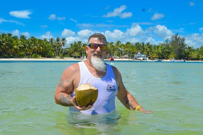 Catamaran Tour in Bavaro, Punta Cana – Snorkeling Experience - Group size, service, and comfort