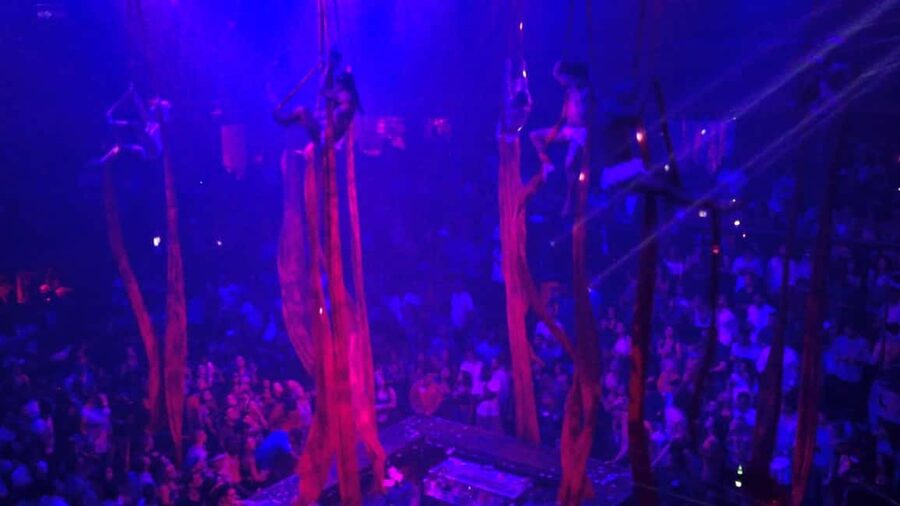 Coco Bongo Disco - Booking flexibility and language