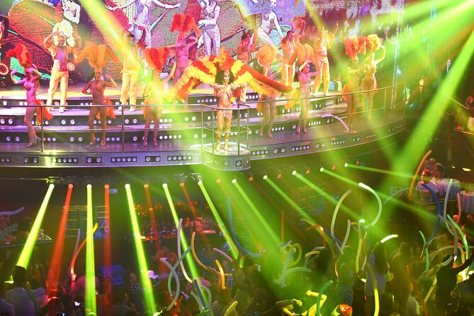 Coco Bongo Premium Open Bar - Standing room, tables, and the crowd problem
