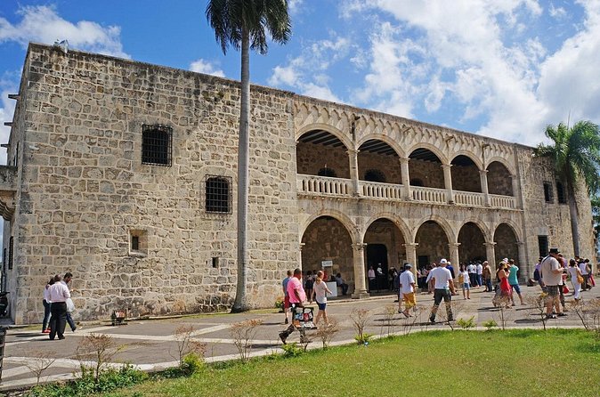 Day Trip to Santo Domingo from Punta Cana - Columbus Lighthouse and the Presidential Palace