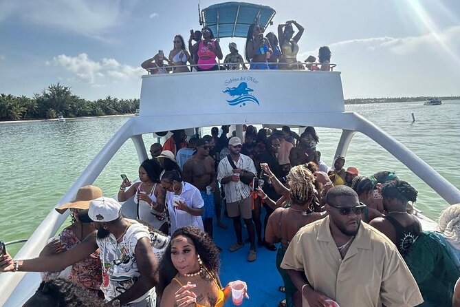 DE Hip Hop Boat Party for Adults and Free Drinks Only - Key points to know before boarding