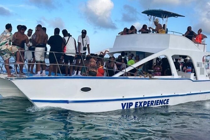 DE Hip Hop Boat Party for Adults and Free Drinks Only - Snorkeling at the El Cortecito coral reef