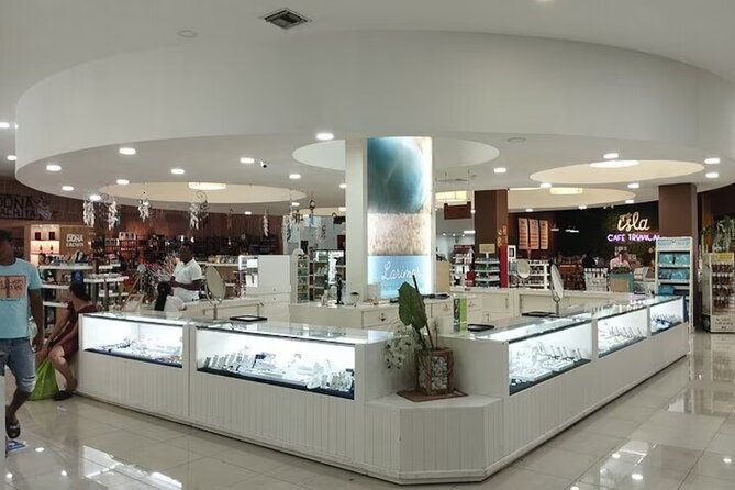 Discover Dominican Treasures: Rum, Cigars, Coffee & Chocolate - Art, textiles, wood, and ceramics broaden the selection
