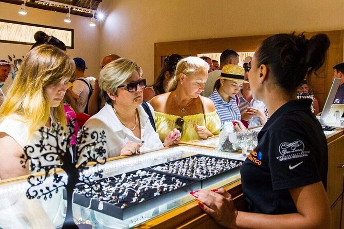 Discover Dominican Treasures: Rum, Cigars, Coffee & Chocolate - Coffee and chocolate bring the island to the table