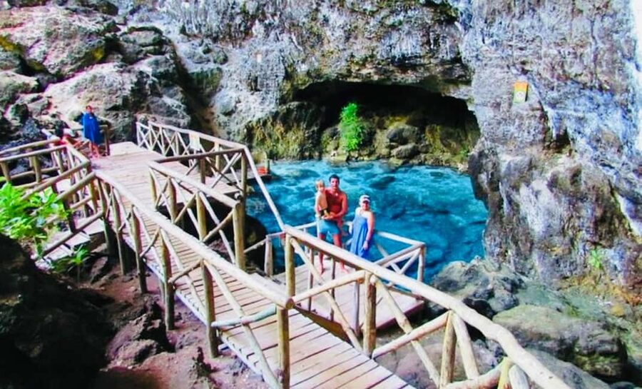 Discover Santo Domingo: A Day Trip from Punta Cana - Los Tres Ojos: a dramatic start underground