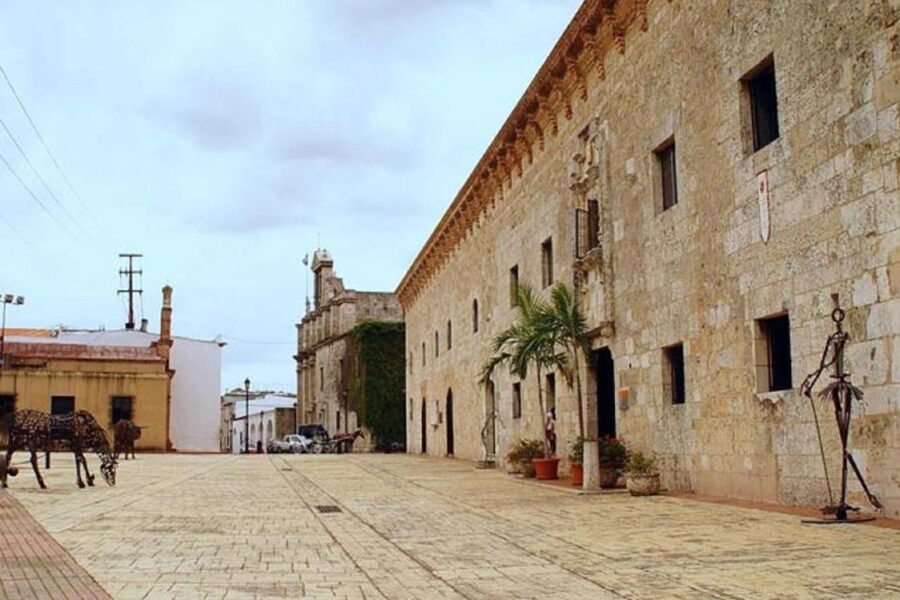 Discover Santo Domingo: Colonial History, Monuments & Lunch - Who should book this day trip