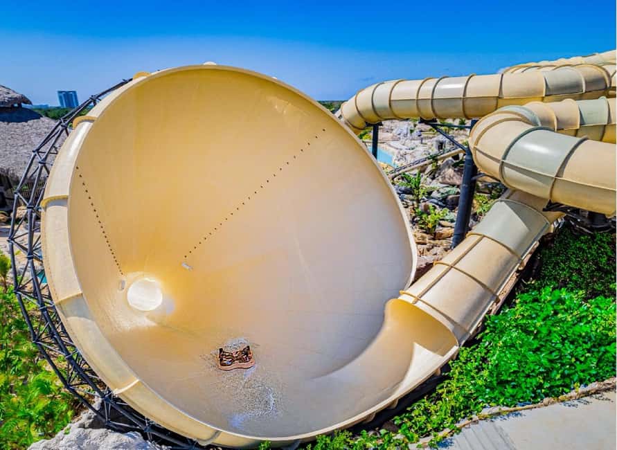 El Dorado Water Park Full Entry and Transfer from Punta Cana - The fastest rides and the rules that matter