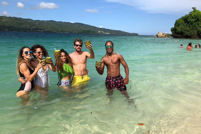 El Limon Waterfall and Bacardi Island Tour from Punta Cana with Lunch Included - Lunch at the countryside ranch