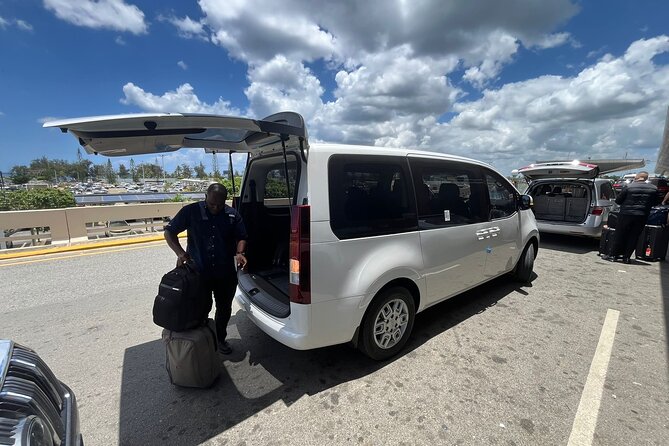 Exclusive Minivan Airport Transfers in Punta Cana - A friendly driver can change the first hour