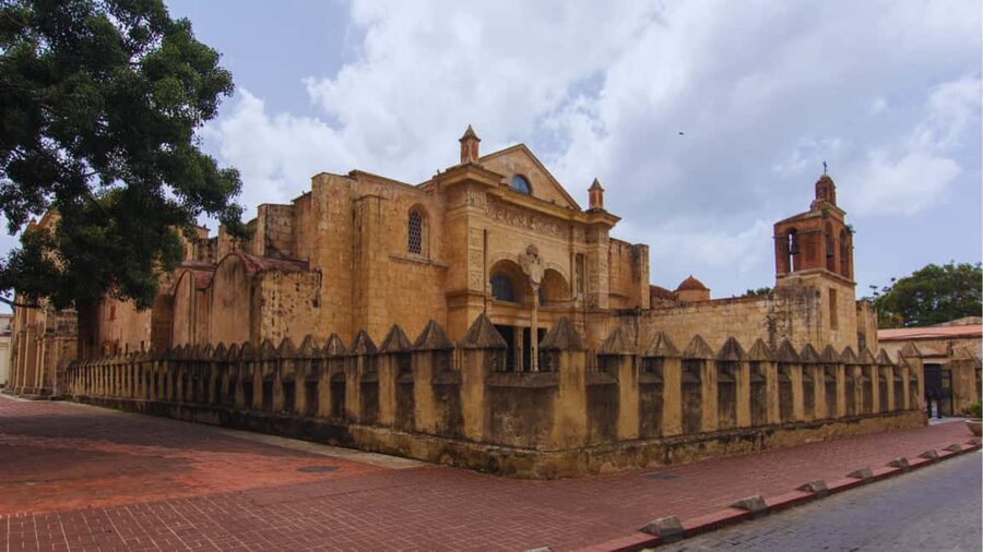 Exclusive VIP Excursion: Santo Domingo from Punta Cana – Private Service - The National Pantheon and the Alcázar de Colón