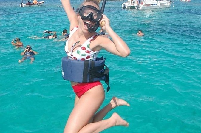 Fiesta en el Mar: Party Boat Punta Cana - Bavaro Beach and the first hour on the catamaran
