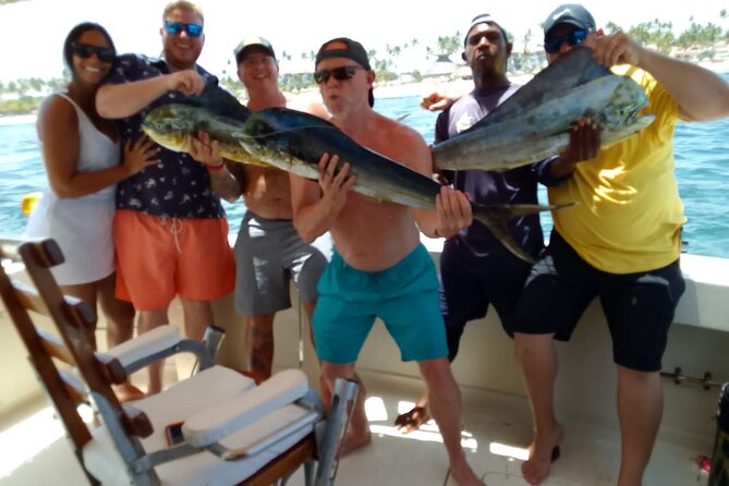 FISHING PRO CHARTERS - Boat Excursion – Mar-Quesa - The boat ride, the gear, and the first lines