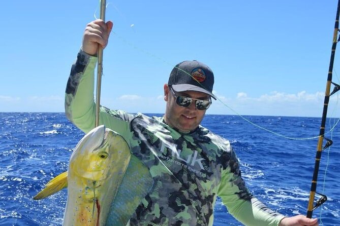 FISHING PRO CHARTERS - Boat Excursion – Mar-Quesa - The fish you may chase
