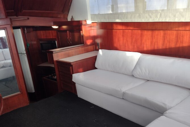 FISHING PRO CHARTERS - Boat Excursion – Mar-Quesa - Handling rough water and seasickness