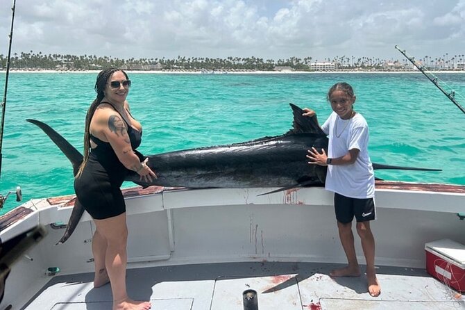 FISHING PRO CHARTERS - Boat Excursion - Sobre Las Olas - What the private format changes