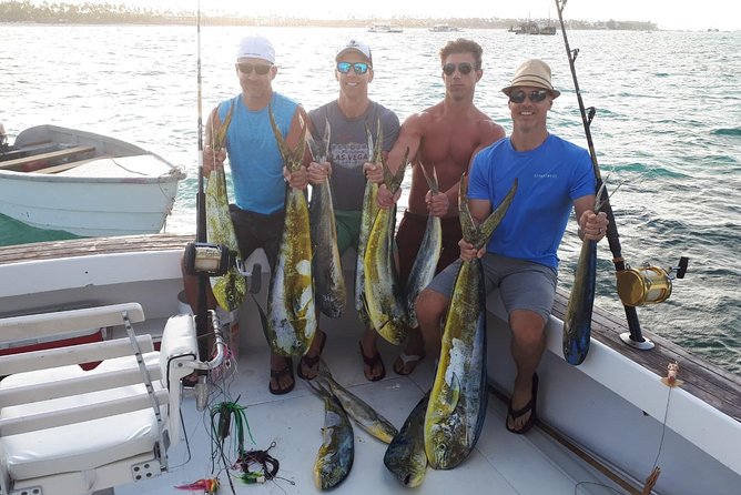 FISHING PRO CHARTERS - Boat Excursion - Sobre Las Olas - The ride out: expect open Caribbean water, not a poolside calm
