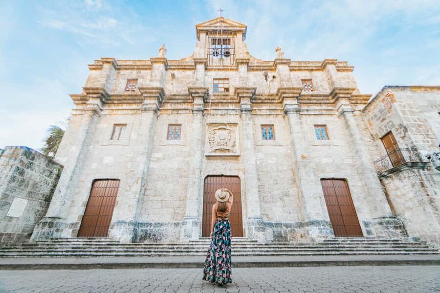 From Bavaro: Santo Domingo Colonial City Tour - Entering the Colonial Zone and Calle Las Damas