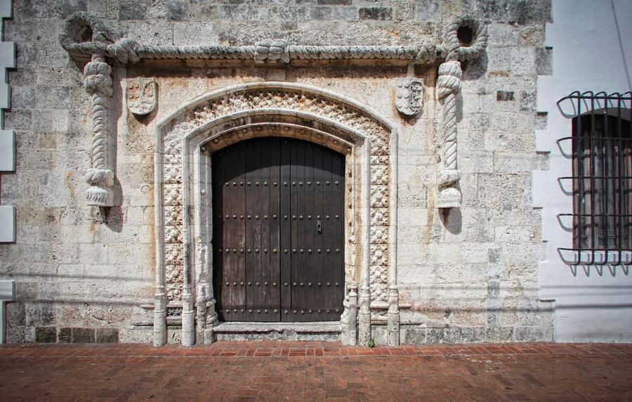From Punta Cana: Full-Day Santo Domingo City Tour - Museo de las Casas Reales and colonial objects