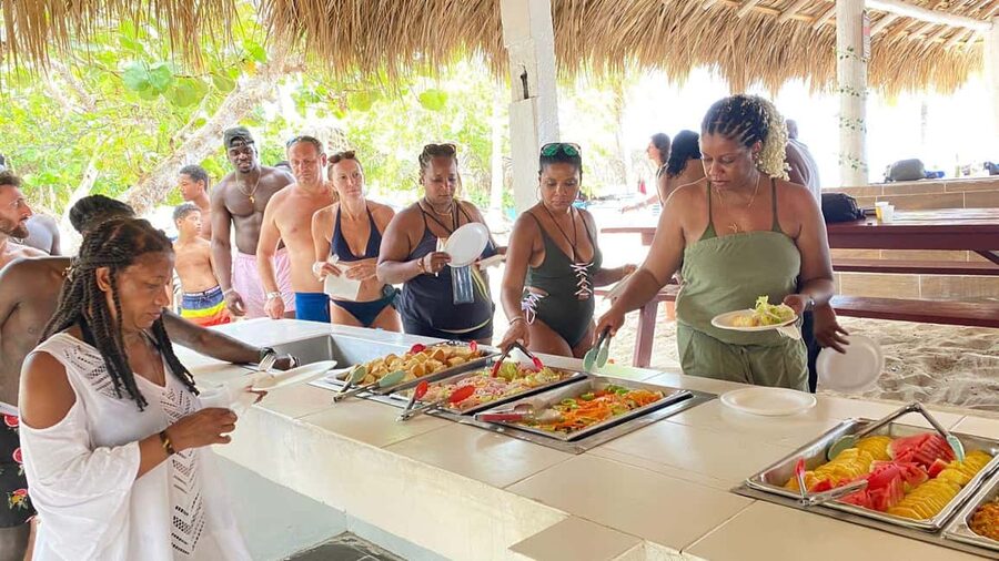 From Punta Cana or Bayahibe: Catalina Island with Snorkeling - Lunch on the beach, with barbecue and an open bar