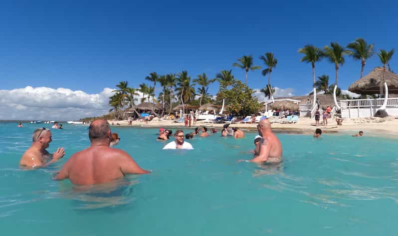 From Punta Cana or Bayahibe: Catalina Island with Snorkeling - Two and a half hours of beach time