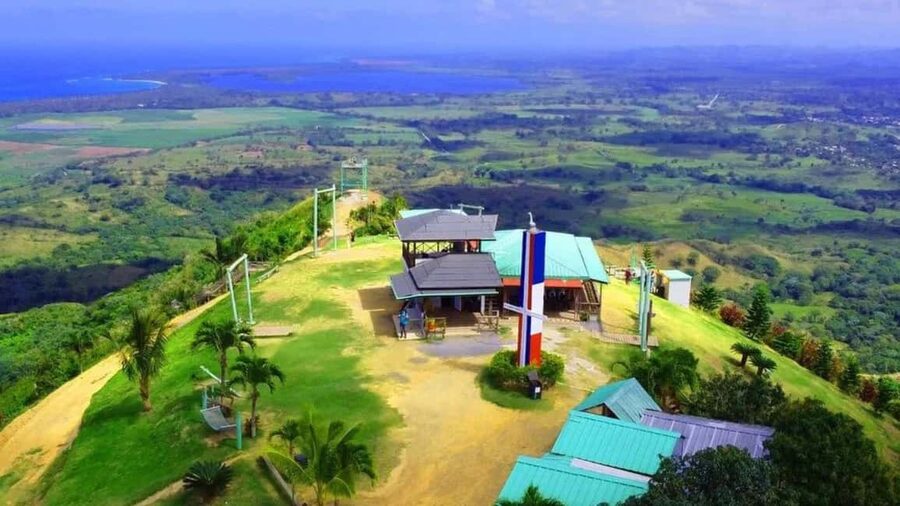 From Punta Cana: Redonda Mountain & Emerald Coast Tour - The souvenir shop and local purchases