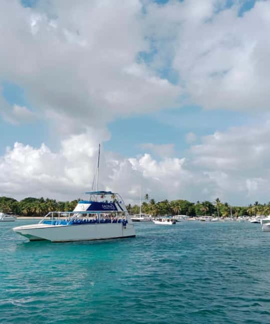From Punta Cana: Saona Island Boat Trip with Buffet - Catamaran or speedboat: the choice that shapes your day