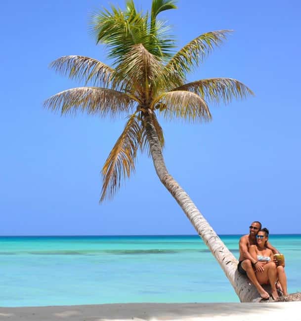 From Punta Cana: Saona Island Boat Trip with Buffet - Saona Island beach time and views