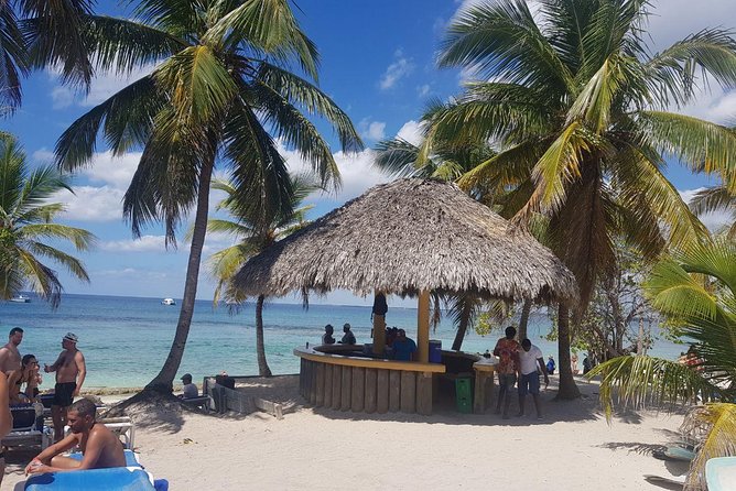 Full day Caribbean Catalina Island with snorkeling - Making the most of your island time