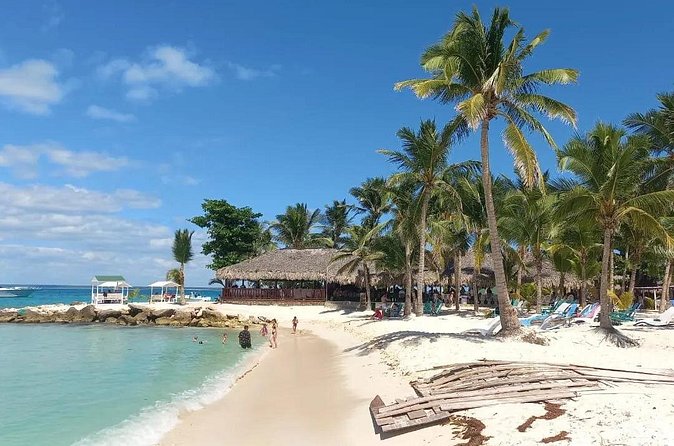 Full Day Private Tour of Bayahibe, Cotubanamá and Saona Island - What the $220 price really buys