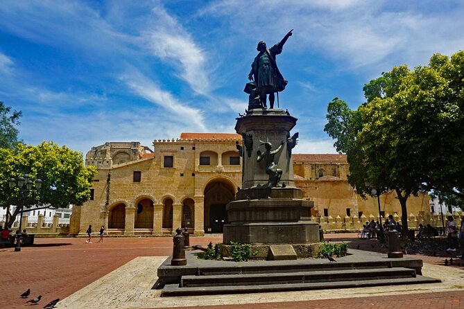 Full day Santo Domingo - Shared tour - The National Palace and the capital’s civic center