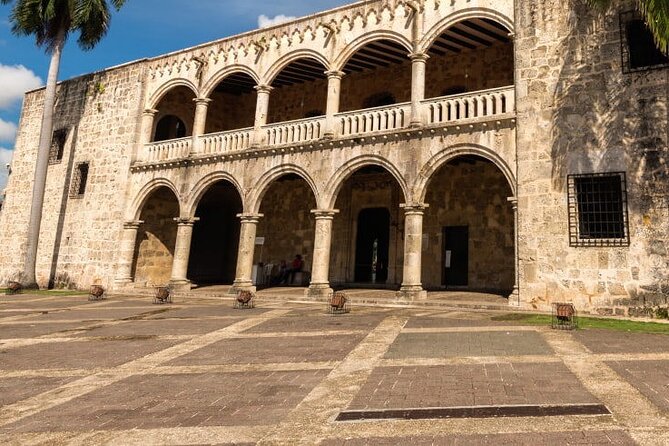 Full-day Santo Domingo Tour with Roundtrip Transfer from Airport to Hotel - Los Tres Ojos starts the day underground