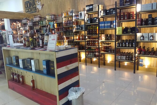 Guided Shopping Tour - Rum tasting, chocolate factory, Cigar factory - The road from Punta Cana to Santo Domingo