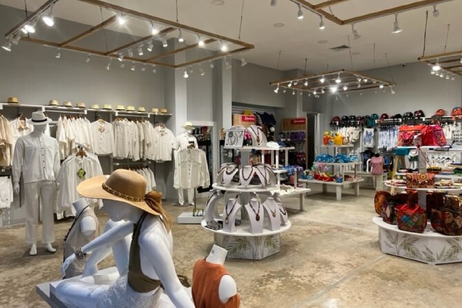 Guided Shopping Tour to Bella Mare Store (Cigars, Chocolate, Rum and Souvenirs) - Guides can make the same store feel very different