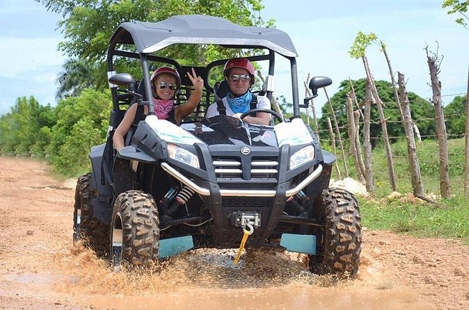 Guided Tour in Polaris (4X4) by Macao Beach, Taino Cave and Typical House - The typical house and Dominican flavors
