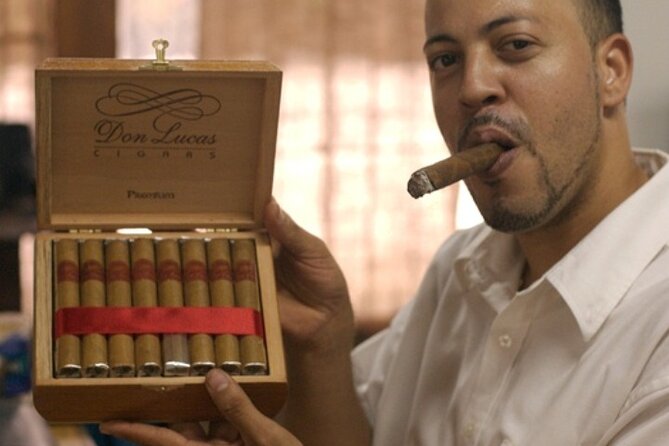 Guided Tour to Don Lucas Cigars Factory and Souvenirs Store - The cigar demonstration: useful, but possibly short