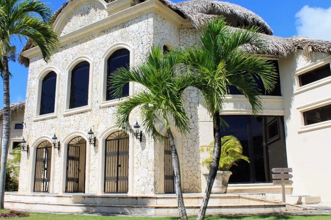Guided Tour to Don Lucas Cigars Factory and Souvenirs Store - Rum and chocolate add welcome variety