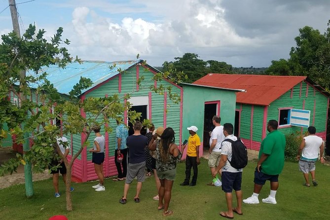 Half Day Dominican Safari for all Family - The basilica, city streets, and municipal market