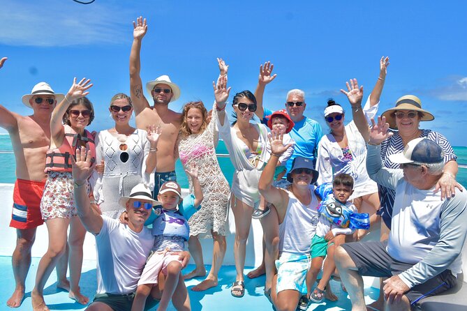 Half-Day Snorkeling Cruise and Natural Pool with Open Bar - The 30-minute reef snorkeling stop