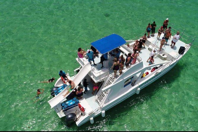 Hip Hop adult only Party Boat with Unlimited drinks and Sandbar - Key points at a glance