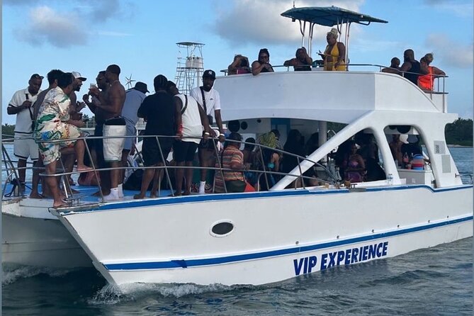 Hip Hop Beat and Live Dj Adults Only Party Boat and Free drinks - Key Points at a Glance